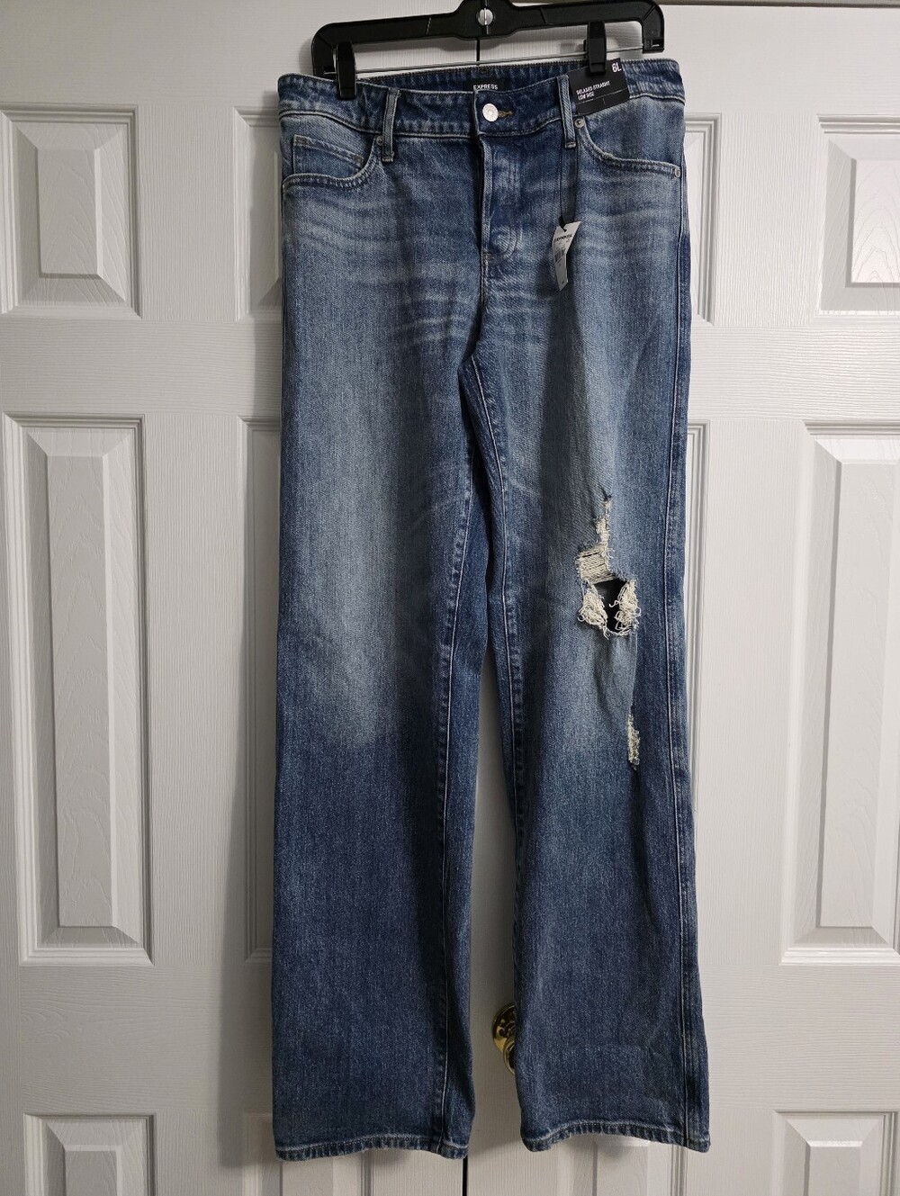 Express Relaxed Straight Low Rise Ripped Jeans Medium Wash Women's Size 6L